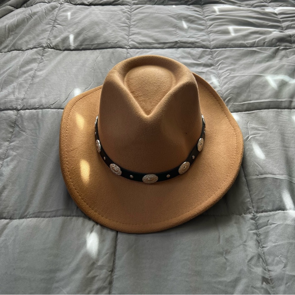 Cowboy hat, felt